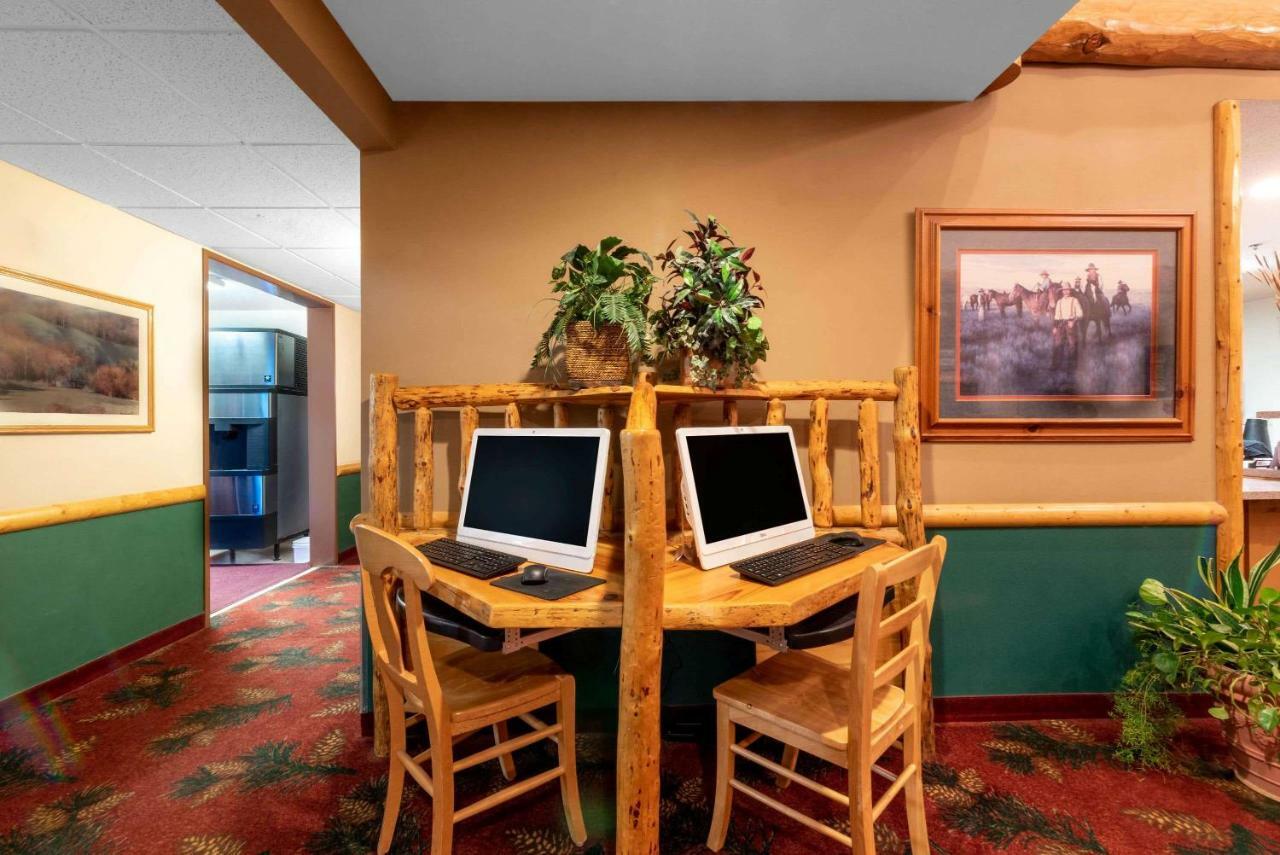 Summerset Hotel And Suites Rapid City West Exterior photo